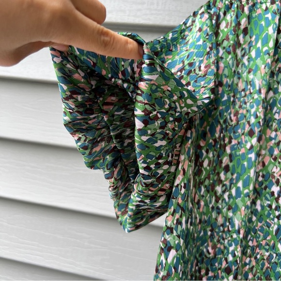 EE:Some Green Watercolor Blouse Short Bell Sleeve Ruffle Neck Women’s Small - Picture 7 of 15